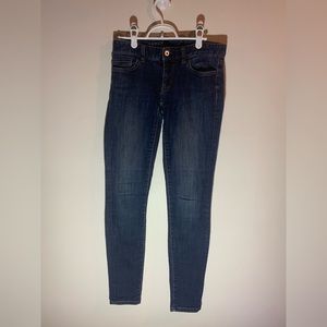 Woman’s Tommy Hilfiger jeans